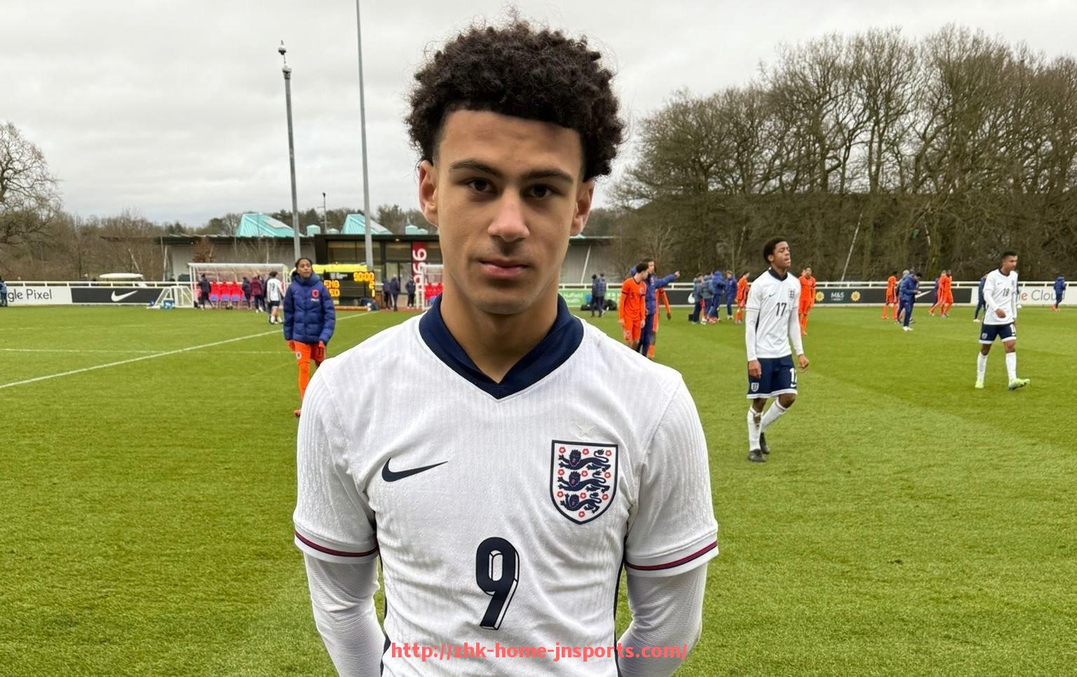 江南综合体育-德甲足球队标志及其设计理念详细介绍